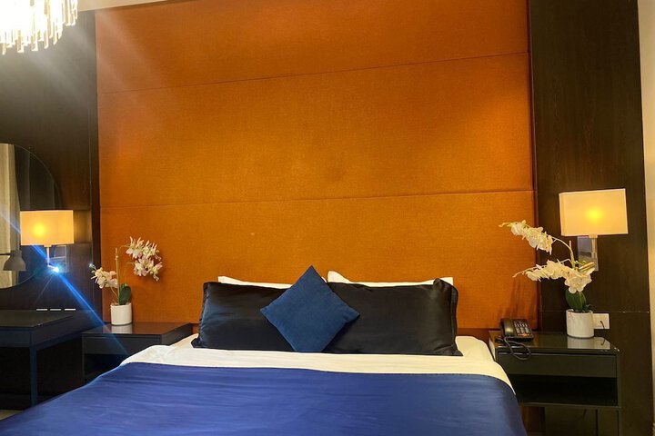 Room 9 of 29