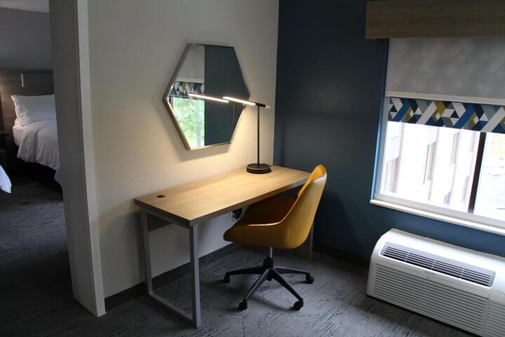 Standard 2 Queen Beds Accessible (6 of 16)