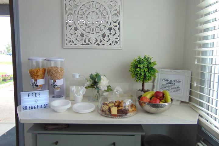 Breakfast/Coffee Service 20 of 21