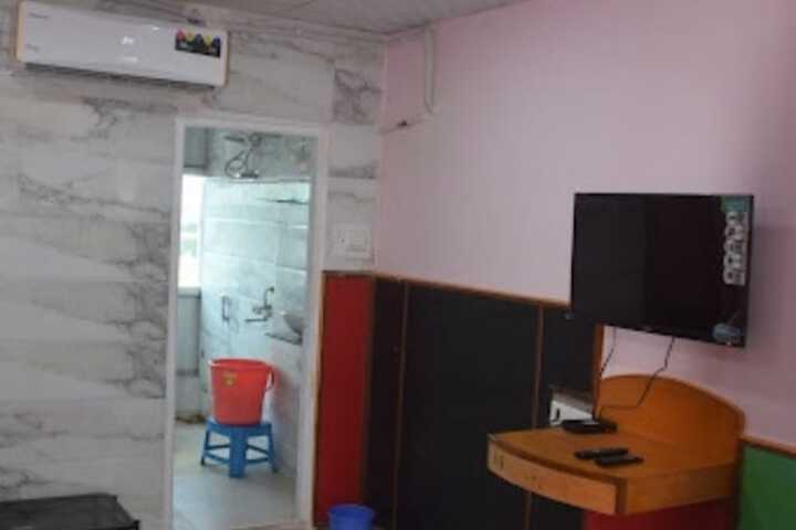 Room 5 of 6