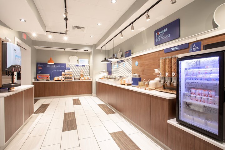 Breakfast/Coffee Service 21 of 36