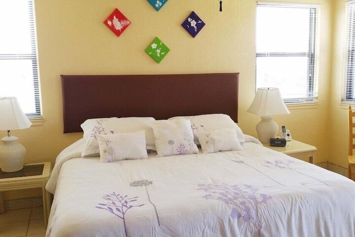 Room 100 of 325