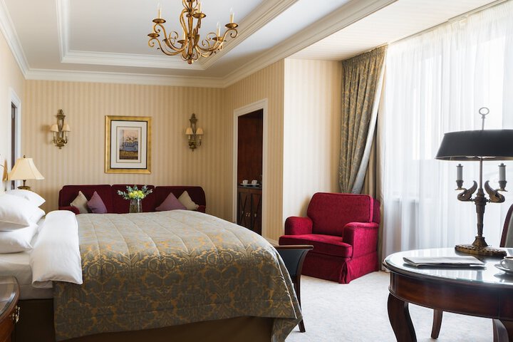 Room 30 of 158