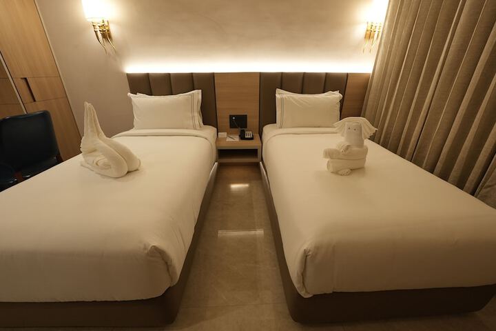 Room 14 of 50
