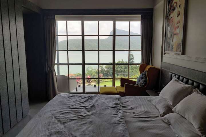 Room 16 of 48