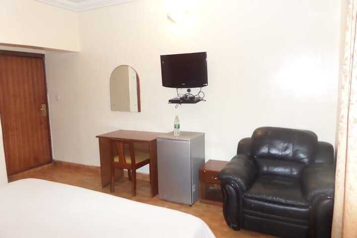 Room 11 of 29