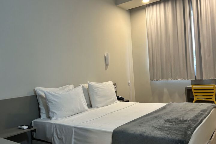 Room 6 of 33