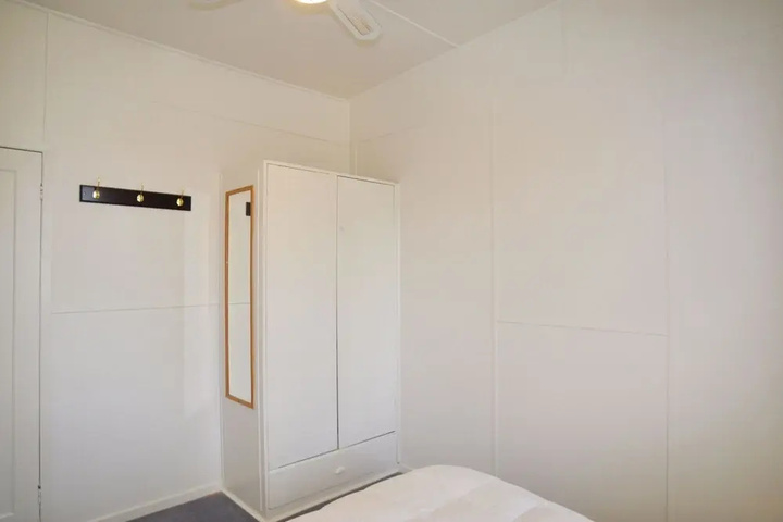 Room 2 of 13