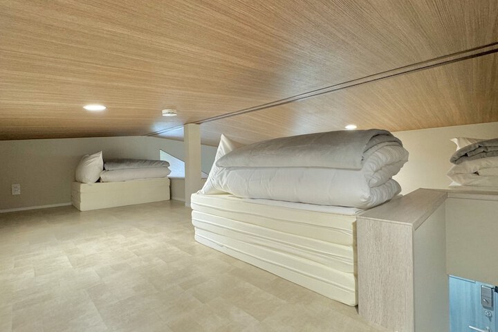 Room 19 of 61