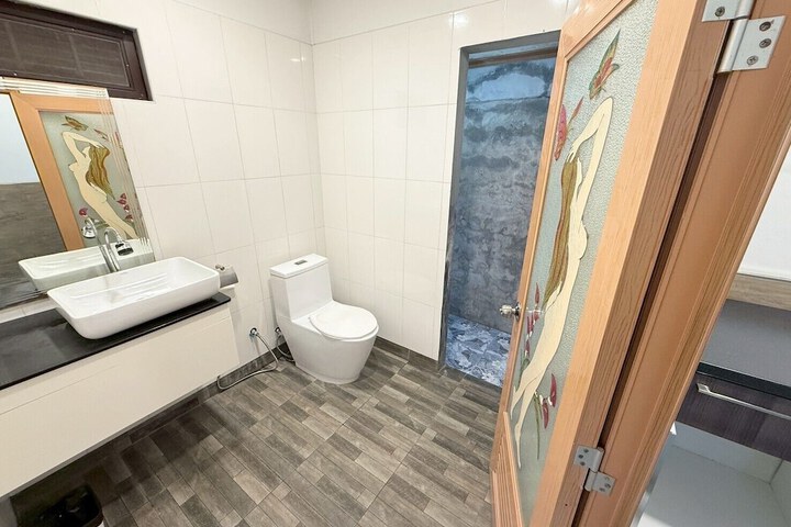 Room 25 of 44