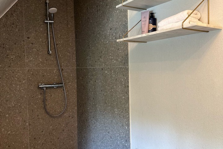 Room 16 of 43