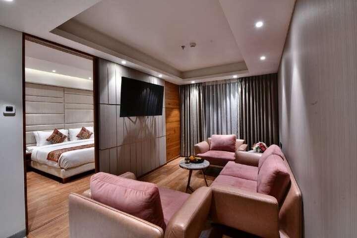 Room 22 of 61