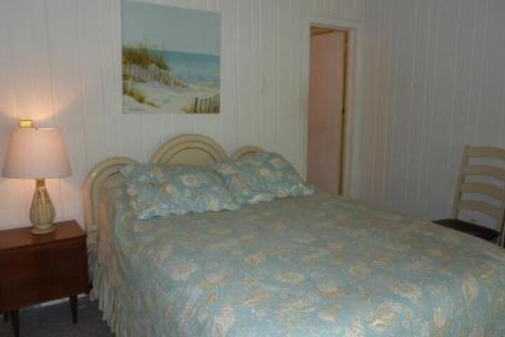 Cottage by The Sea in Jekyll Island, GA