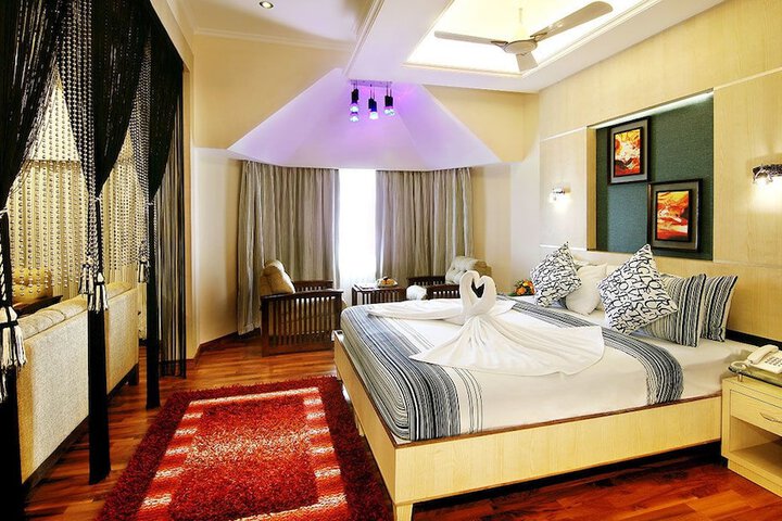 Room 6 of 35