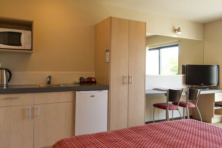 Room 6 of 63