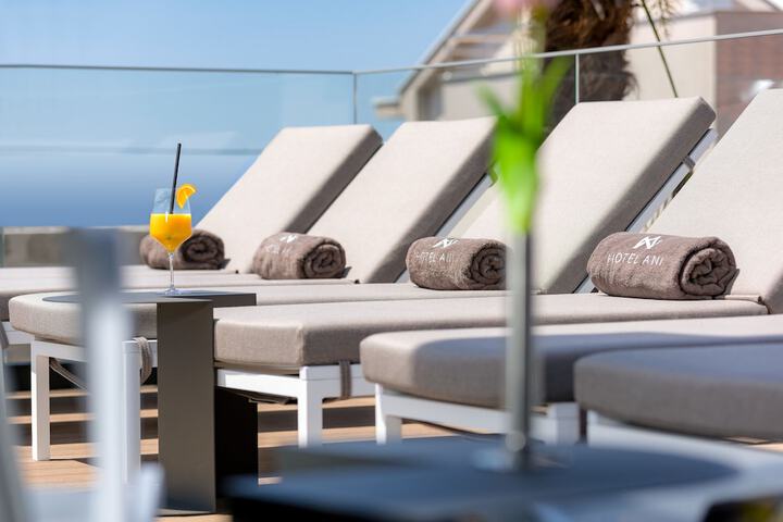 Sundeck 33 of 35