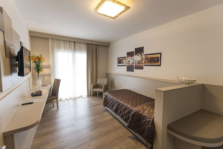 Room 10 of 86