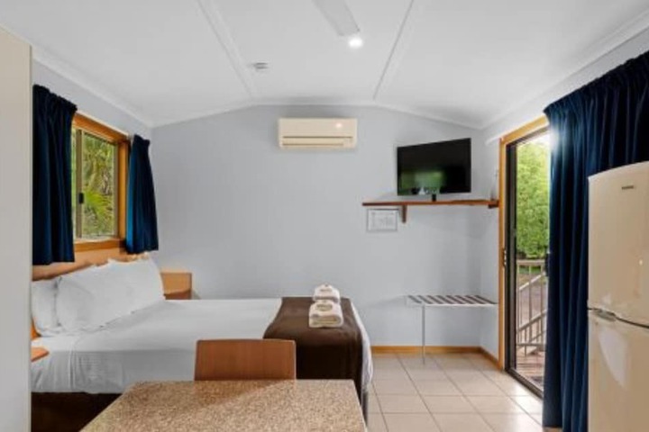 Room 3 of 41