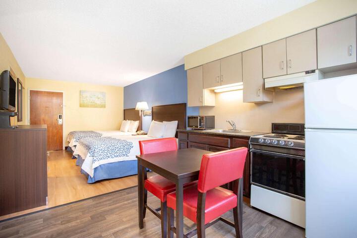 2 Queen Beds Kitchenette Second Floor (8 of 20)