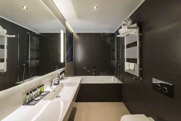 Room 44 of 59