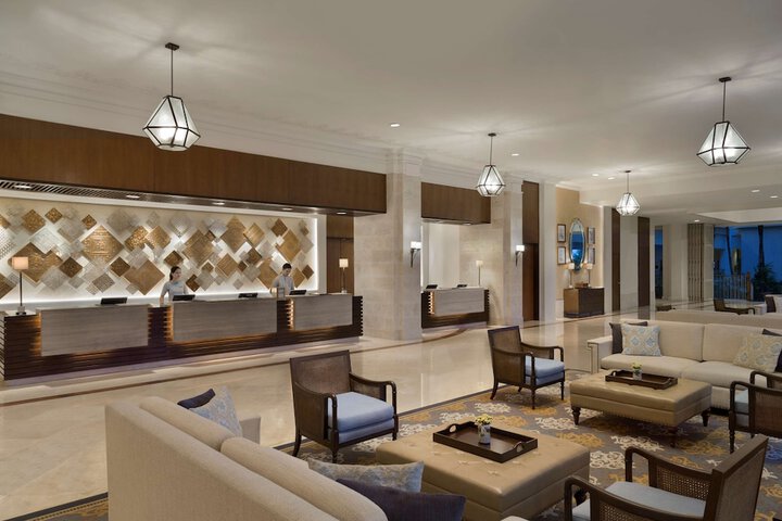 Entrance & Lobby