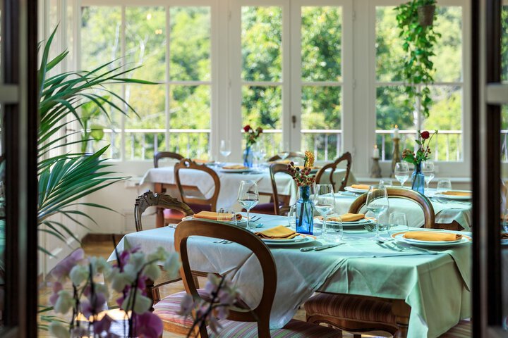 Dining 84 of 106