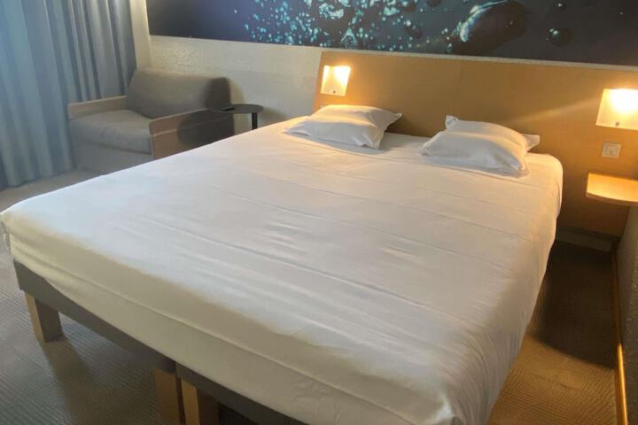Room 7 of 92