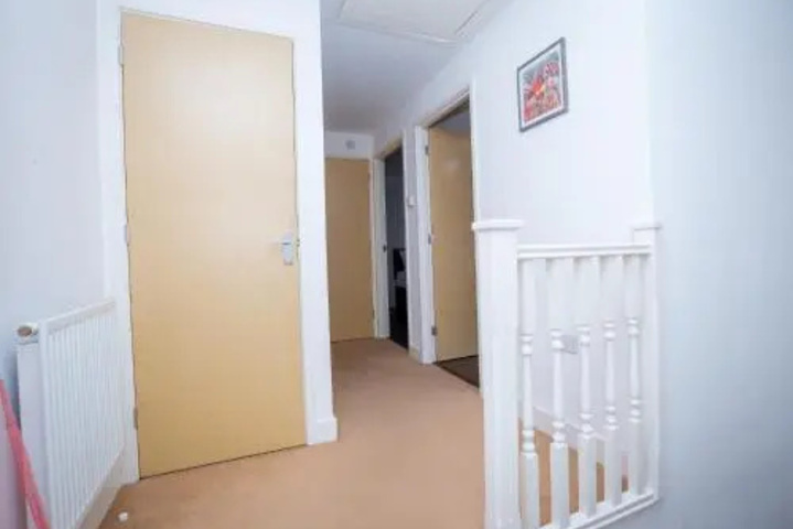 Room 13 of 18