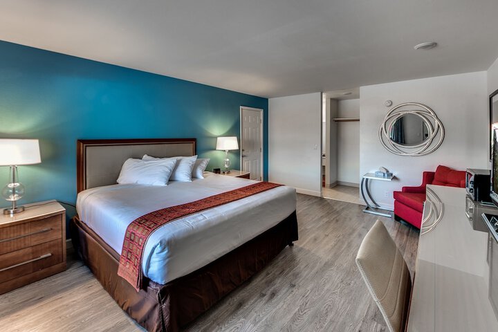 Standard Single King Bed (5 of 9)