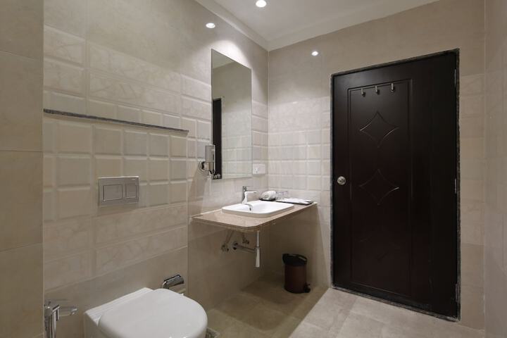 Room 30 of 43