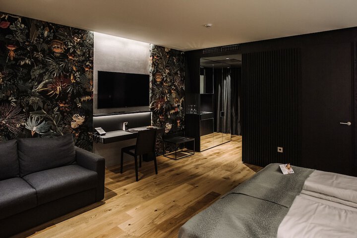Room 17 of 53