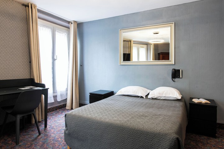 Room 5 of 23