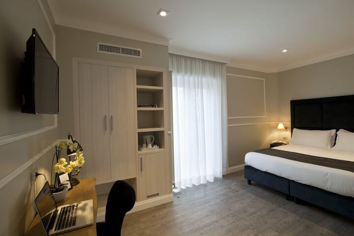 Room 14 of 74