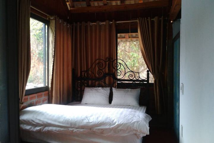 Room 5 of 36