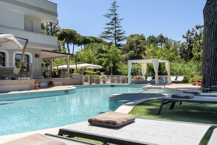 Pool 64 of 97