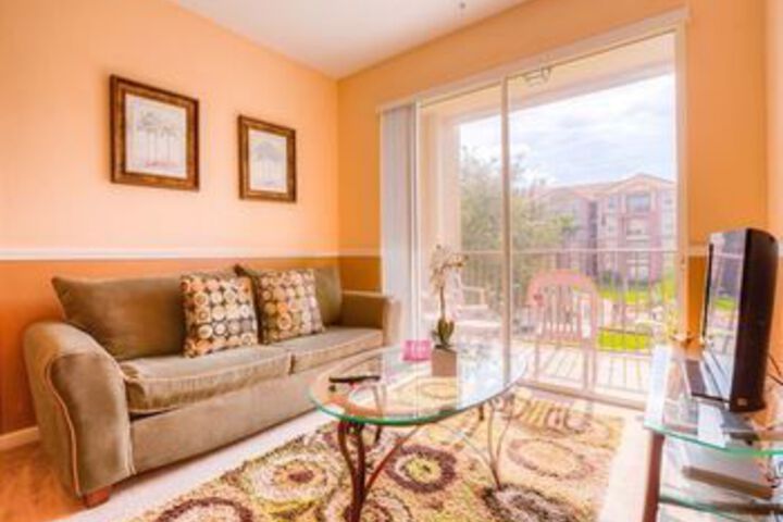 5000 Cayview Ave #208
