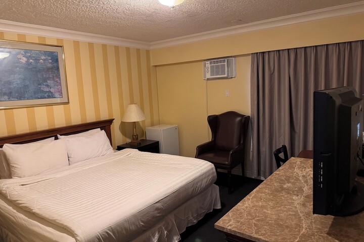 Room 54 of 77