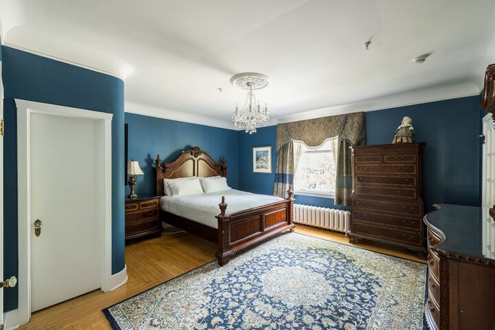 Room 17 of 51