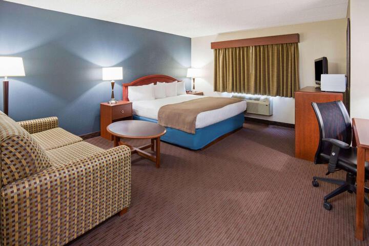 1 King Bed (4 of 13)