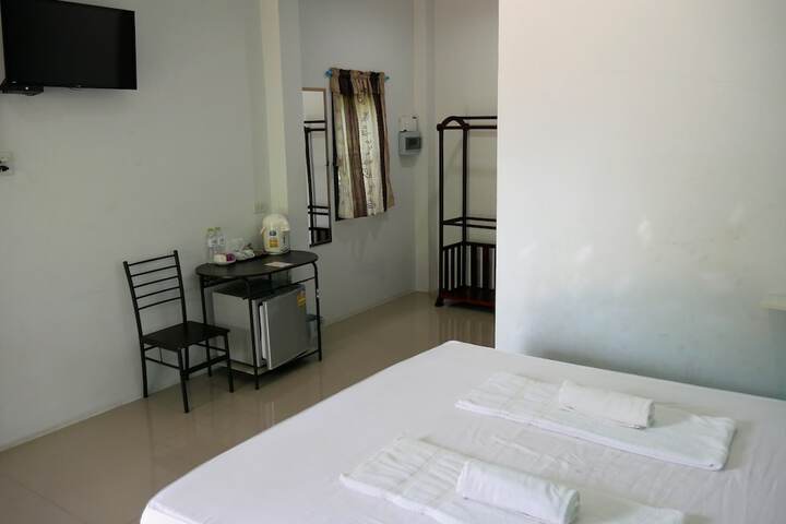 Room 5 of 25