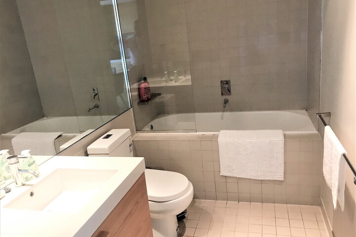 Room 12 of 19