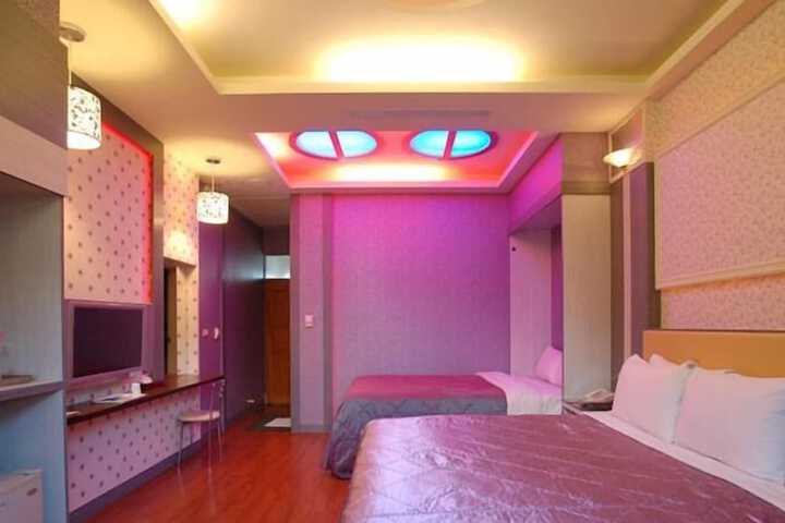 Room 34 of 57