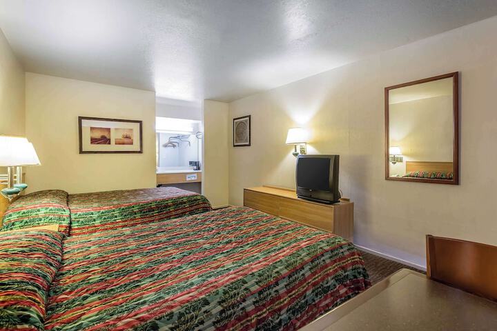 Room 9 of 26