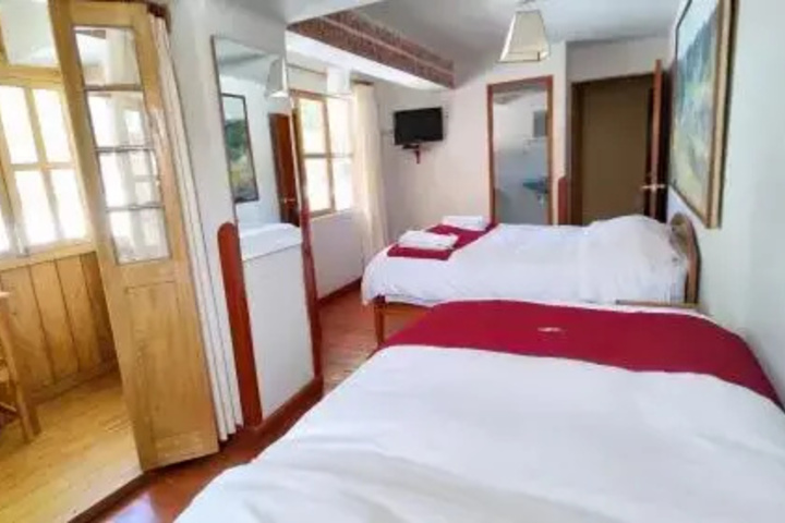 Room 2 of 3