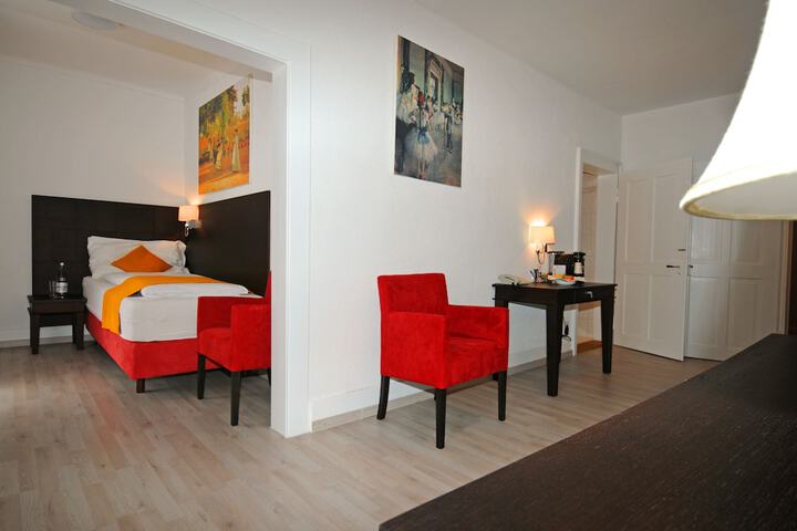 Room 30 of 140