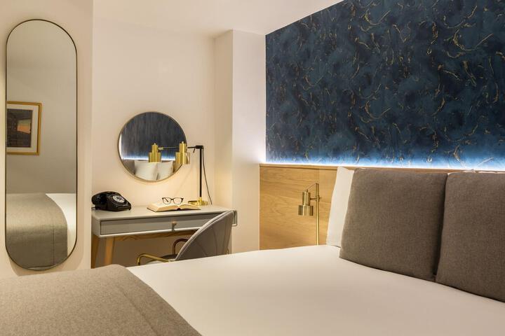 Room 46 of 61