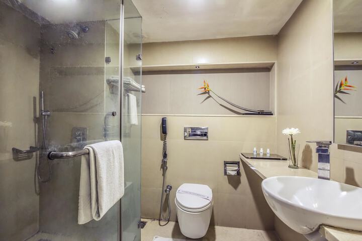 Room 15 of 34
