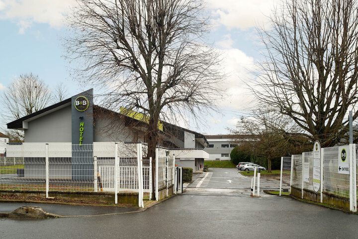 Hotel Entry
