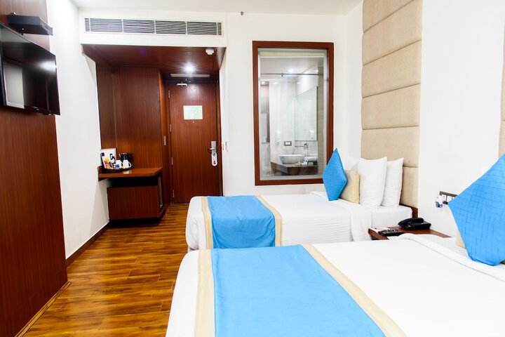 Room 7 of 34