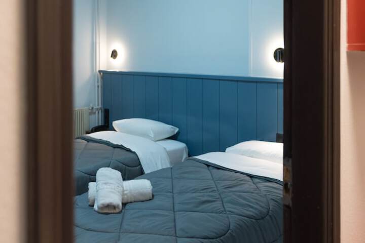 Room 13 of 90